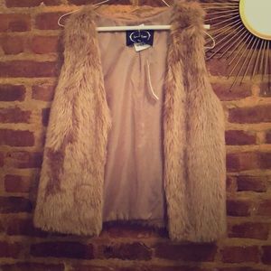 NEW! Faux fur vest